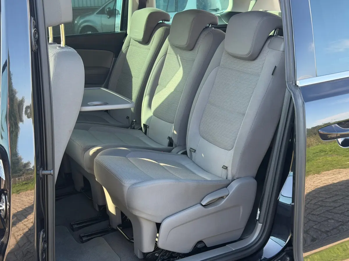 1.4 TSI Highline 7pers. Automaat - Deep Black Pearl - Clima/Camera/Cruise