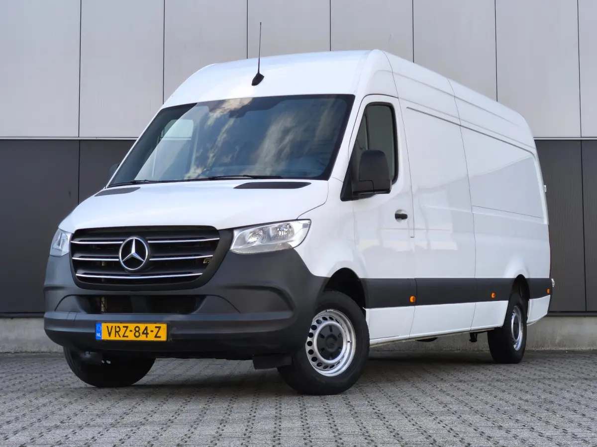 317 AUTOMAAT 3500KG TREKHAAK L3H2 CRUISE CLIMATE