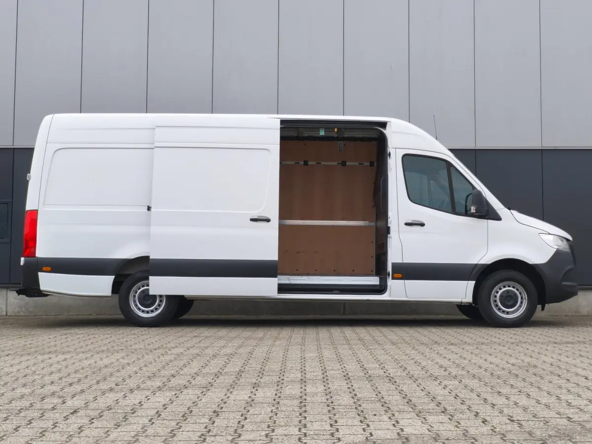 317 AUTOMAAT 3500KG TREKHAAK L3H2 CRUISE CLIMATE