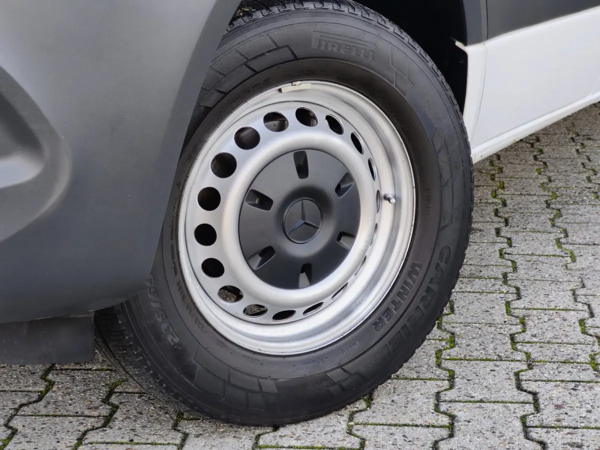 317 AUTOMAAT 3500KG TREKHAAK L3H2 CRUISE CLIMATE