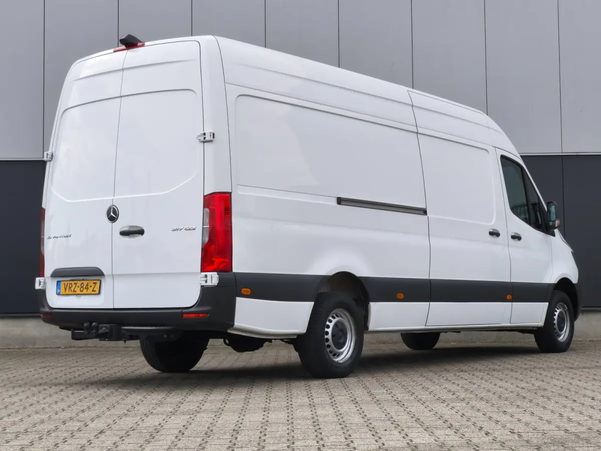 317 AUTOMAAT 3500KG TREKHAAK L3H2 CRUISE CLIMATE