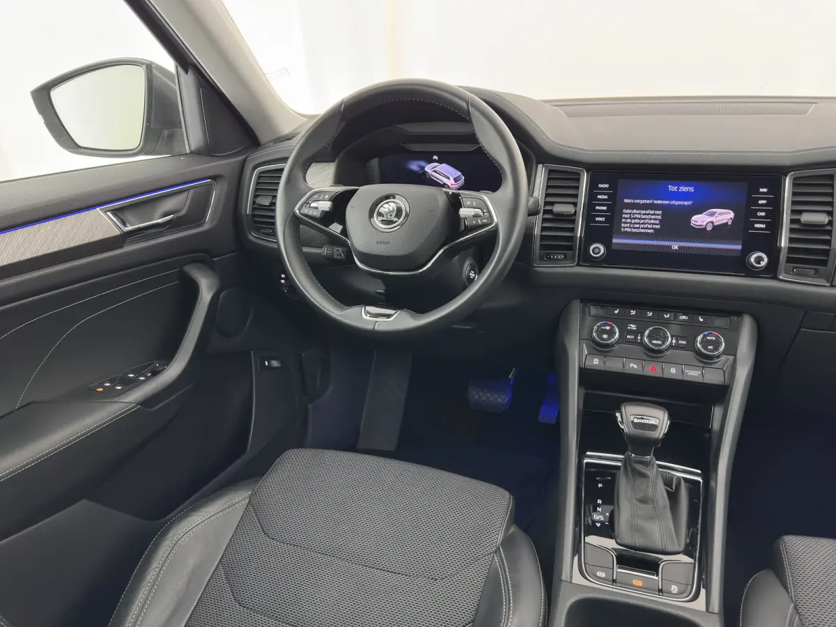 1.5 TSI Business Edition [7-Pers.] (INCL-BTW) Aut. *LEATHER-FABRIC | FULL-LED | DIGI-COCKPIT | ADAPTIVE-CRUISE | HEATED-SPORTSEATS | CAMERA | KEYLESS | NAVI-FULLMAP | AMBIENTLIGHT | DAB+ | S