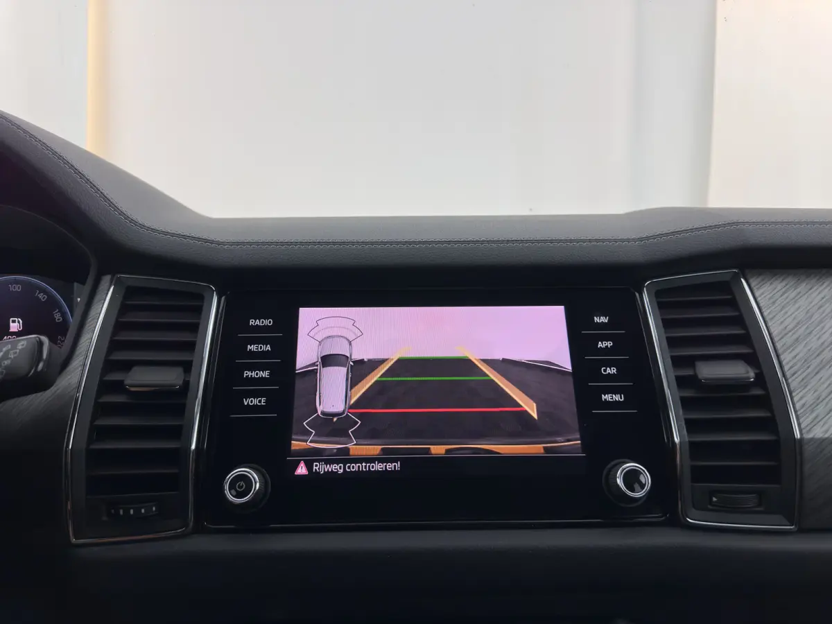 1.5 TSI Business Edition [7-Pers.] (INCL-BTW) Aut. *LEATHER-FABRIC | FULL-LED | DIGI-COCKPIT | ADAPTIVE-CRUISE | HEATED-SPORTSEATS | CAMERA | KEYLESS | NAVI-FULLMAP | AMBIENTLIGHT | DAB+ | S