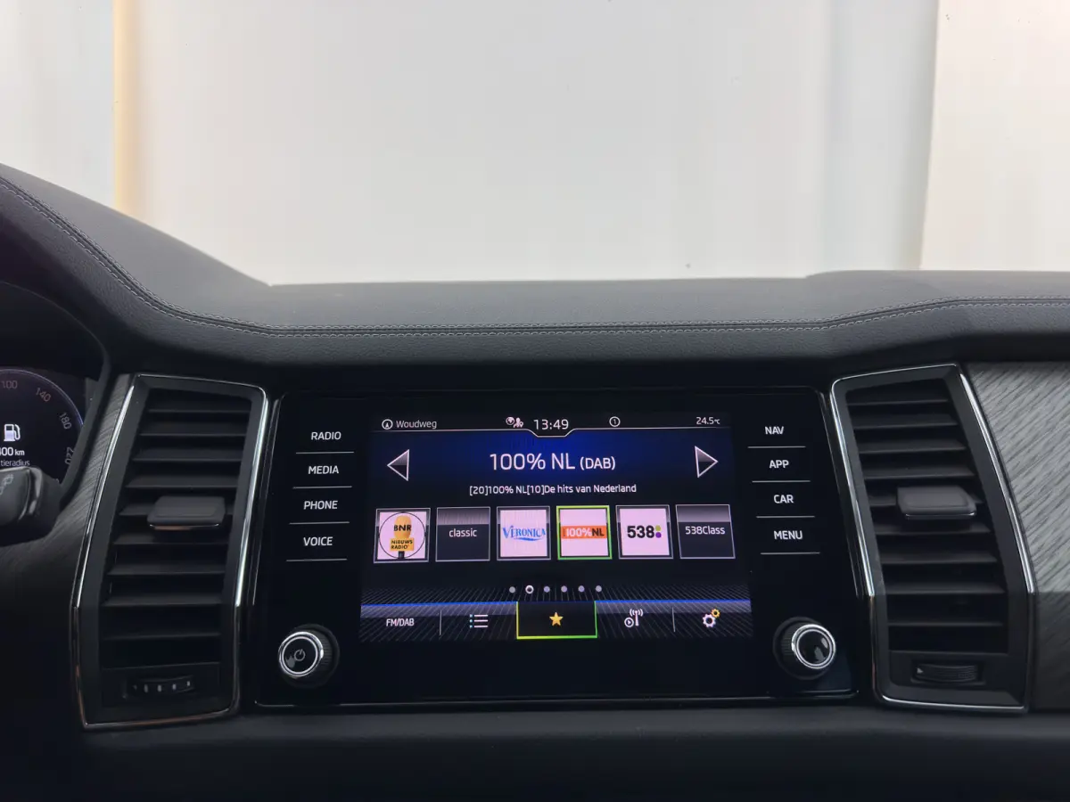 1.5 TSI Business Edition [7-Pers.] (INCL-BTW) Aut. *LEATHER-FABRIC | FULL-LED | DIGI-COCKPIT | ADAPTIVE-CRUISE | HEATED-SPORTSEATS | CAMERA | KEYLESS | NAVI-FULLMAP | AMBIENTLIGHT | DAB+ | S
