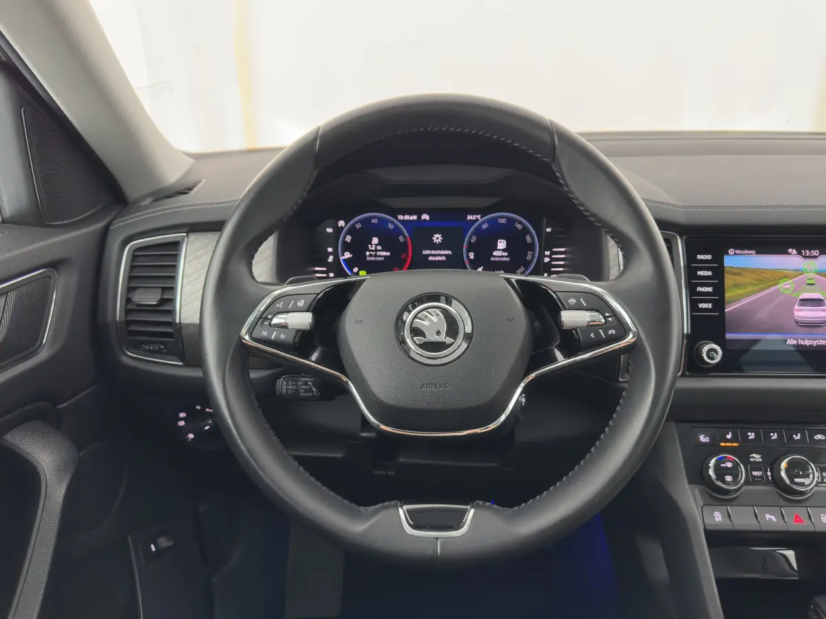 1.5 TSI Business Edition [7-Pers.] (INCL-BTW) Aut. *LEATHER-FABRIC | FULL-LED | DIGI-COCKPIT | ADAPTIVE-CRUISE | HEATED-SPORTSEATS | CAMERA | KEYLESS | NAVI-FULLMAP | AMBIENTLIGHT | DAB+ | S
