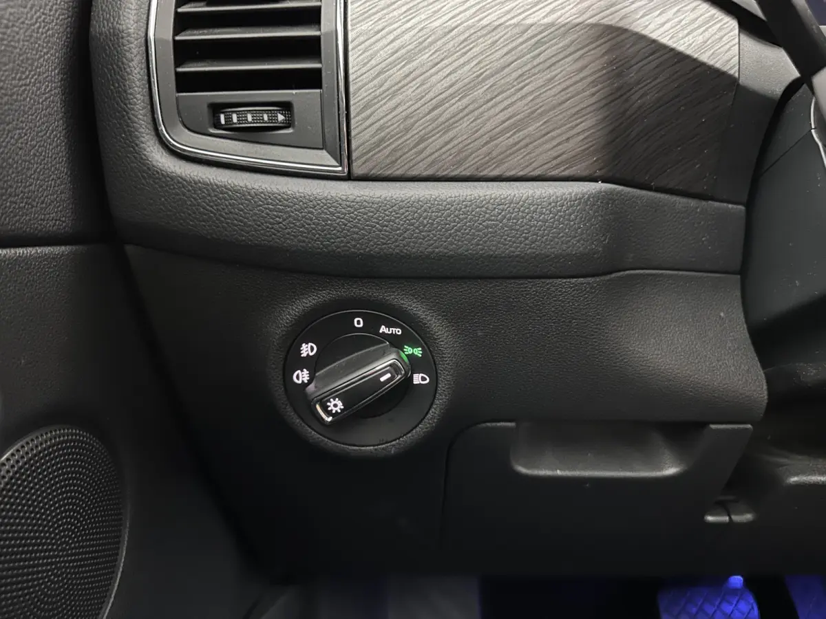 1.5 TSI Business Edition [7-Pers.] (INCL-BTW) Aut. *LEATHER-FABRIC | FULL-LED | DIGI-COCKPIT | ADAPTIVE-CRUISE | HEATED-SPORTSEATS | CAMERA | KEYLESS | NAVI-FULLMAP | AMBIENTLIGHT | DAB+ | S