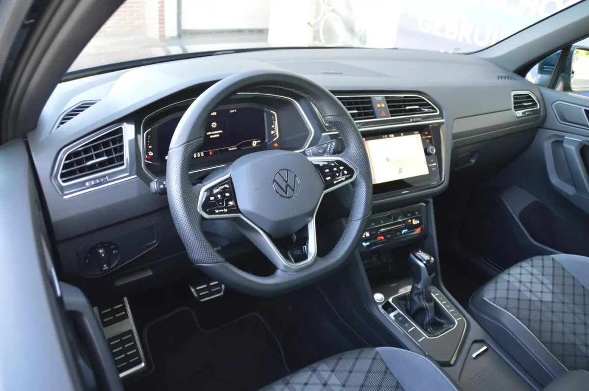 1.4 TSI eHybrid R-Line Business+ 10.714 km!