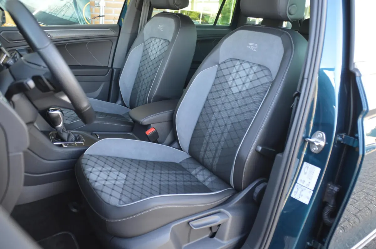 1.4 TSI eHybrid R-Line Business+ 10.714 km!