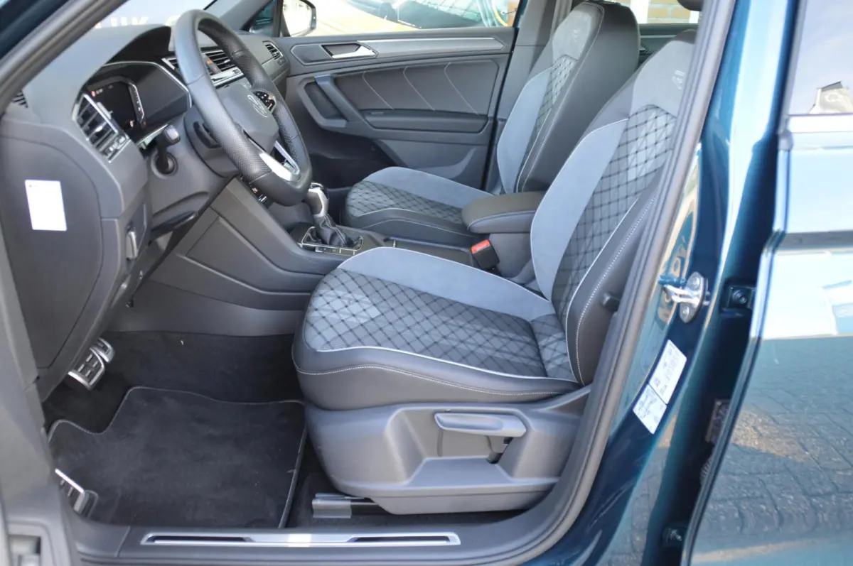1.4 TSI eHybrid R-Line Business+ 10.714 km!
