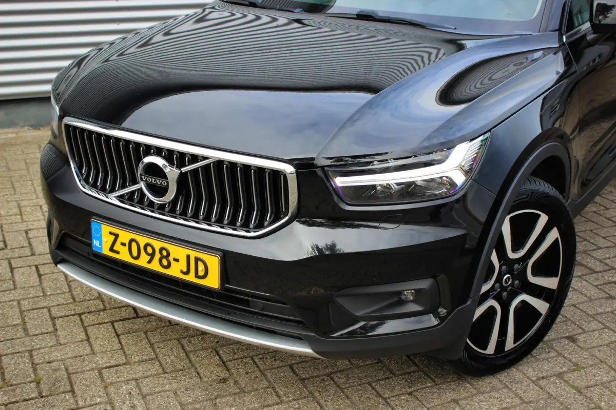2.0 B4 AWD Inscription // Trekhaak | 2100KG trekgewicht | Harman Kardon | Camera | Stoel- + stuurwielverwarming | Orrefors Crystal Gearshift