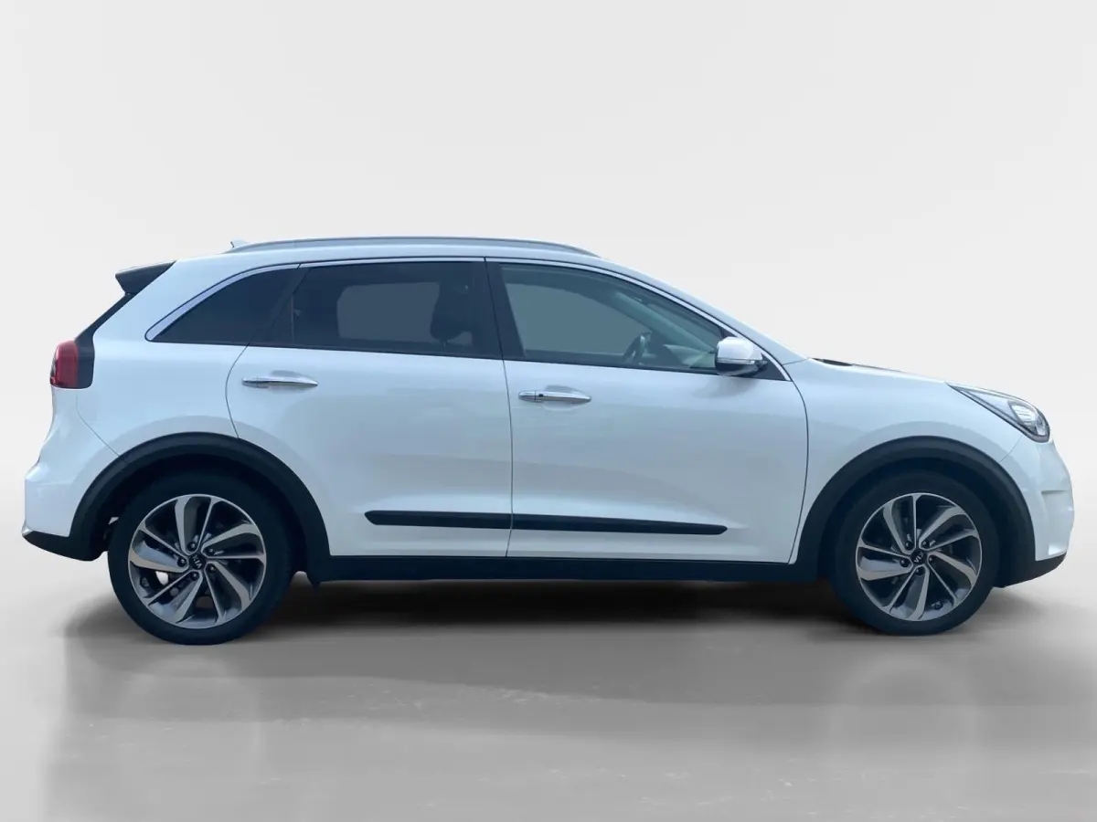 1.6 GDi Hybrid ExecutiveLine | Dodehoekdetectie | Lederen bekleding | Stoelverwarming en ventilatie | 18 inch  LM-velgen | Elektr. stoel | Parkeercamera |