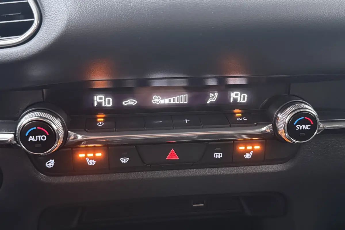 2.0 Aut. e-SkyActiv-G Premium Leder Memory Camera Head-Up Display