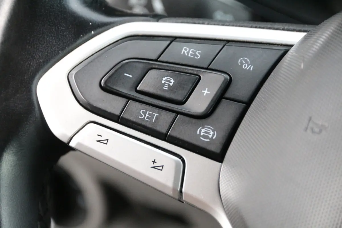 2.0 TDI 150 | Aut. | DC | L2H1 | LED | Cruise | Airco..