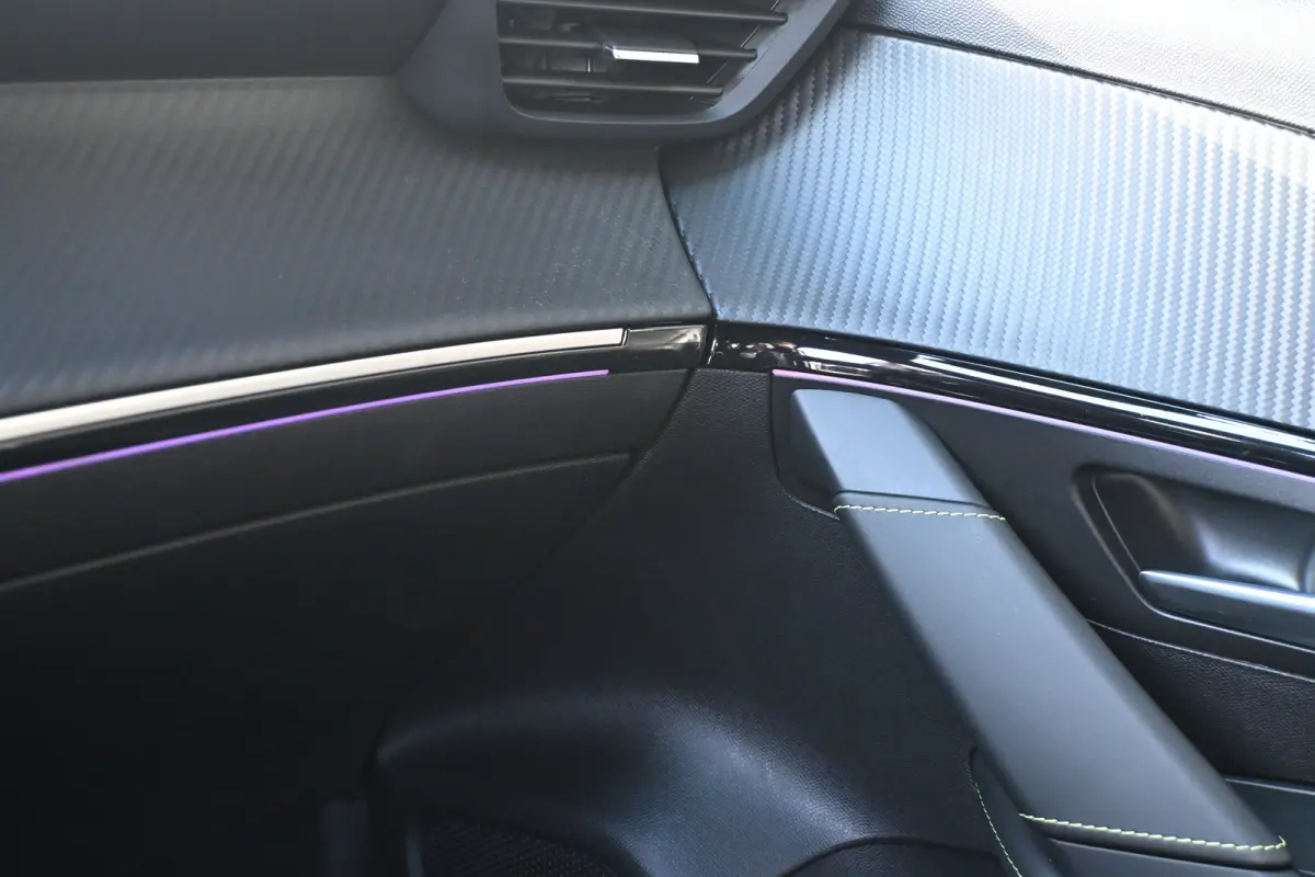 1.2 Hybrid 110 e-DCS6 GT Tot 8 Jaar Garantie! | Navi by App | 360 Camera | DAB Ontvanger | Cruise control | FULL Led | LMV 17" |