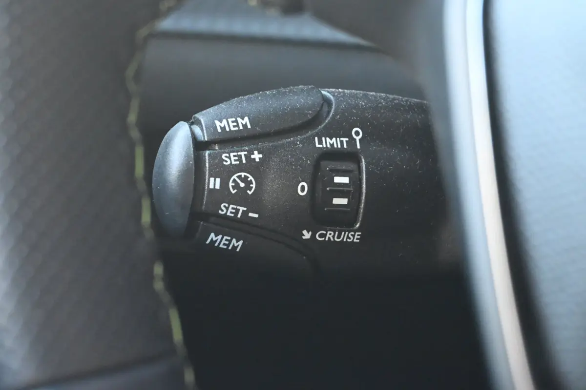 1.2 Hybrid 110 e-DCS6 GT Tot 8 Jaar Garantie! | Navi by App | 360 Camera | DAB Ontvanger | Cruise control | FULL Led | LMV 17" |
