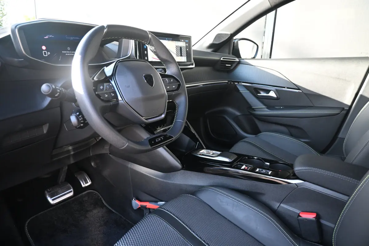 1.2 Hybrid 110 e-DCS6 GT Tot 8 Jaar Garantie! | Navi by App | 360 Camera | DAB Ontvanger | Cruise control | FULL Led | LMV 17" |