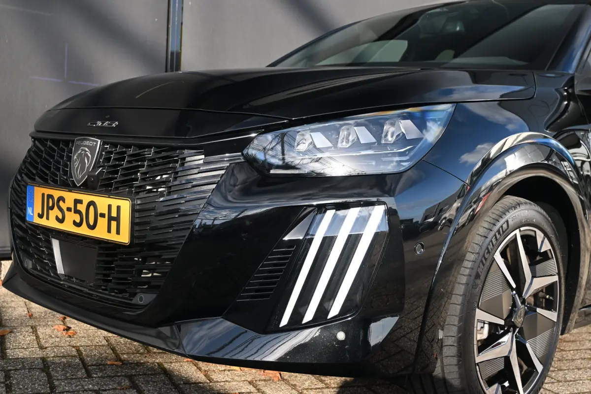 1.2 Hybrid 110 e-DCS6 GT Tot 8 Jaar Garantie! | Navi by App | 360 Camera | DAB Ontvanger | Cruise control | FULL Led | LMV 17" |