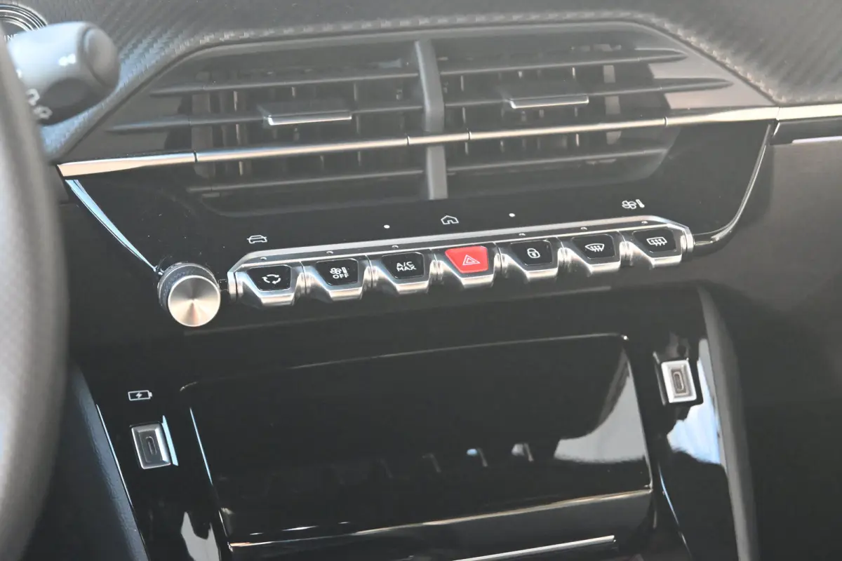 1.2 Hybrid 110 e-DCS6 GT Tot 8 Jaar Garantie! | Navi by App | 360 Camera | DAB Ontvanger | Cruise control | FULL Led | LMV 17" |