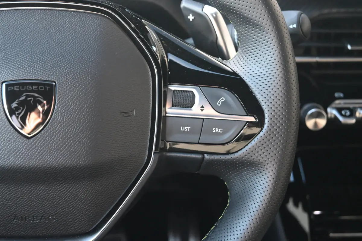 1.2 Hybrid 110 e-DCS6 GT Tot 8 Jaar Garantie! | Navi by App | 360 Camera | DAB Ontvanger | Cruise control | FULL Led | LMV 17" |