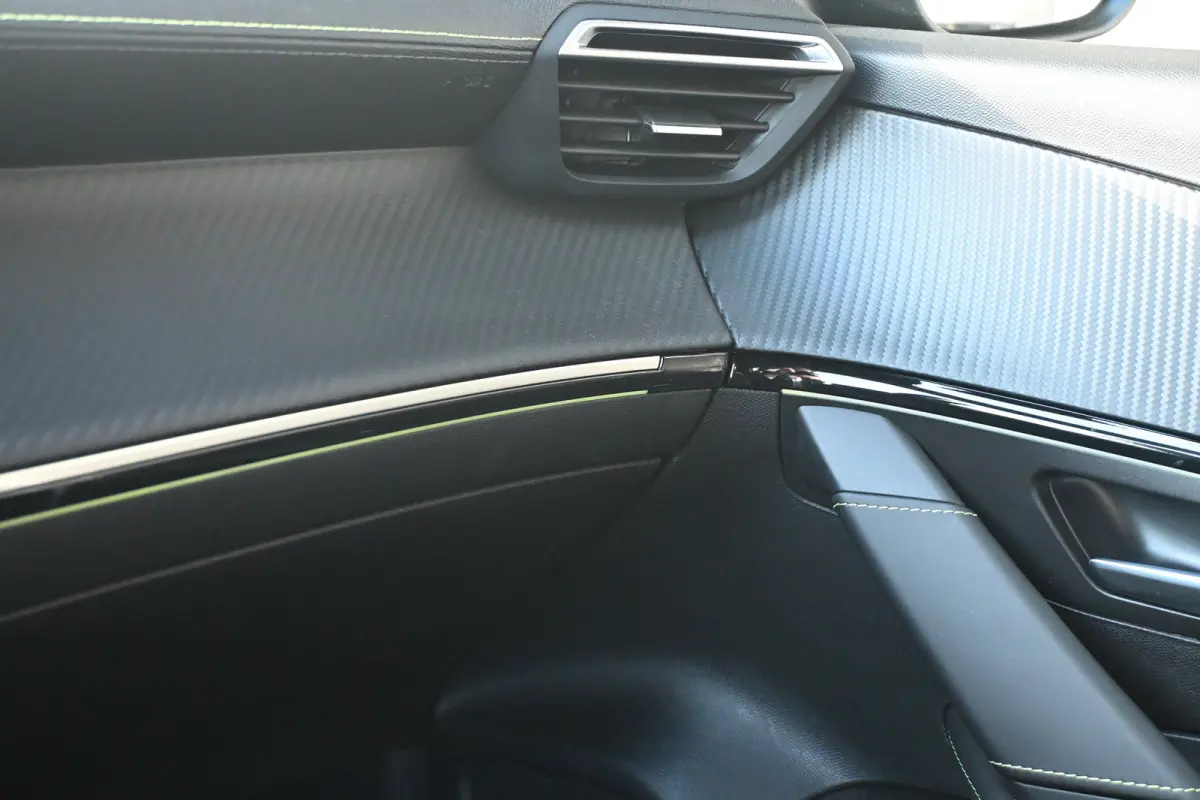 1.2 Hybrid 110 e-DCS6 GT Tot 8 Jaar Garantie! | Navi by App | 360 Camera | DAB Ontvanger | Cruise control | FULL Led | LMV 17" |