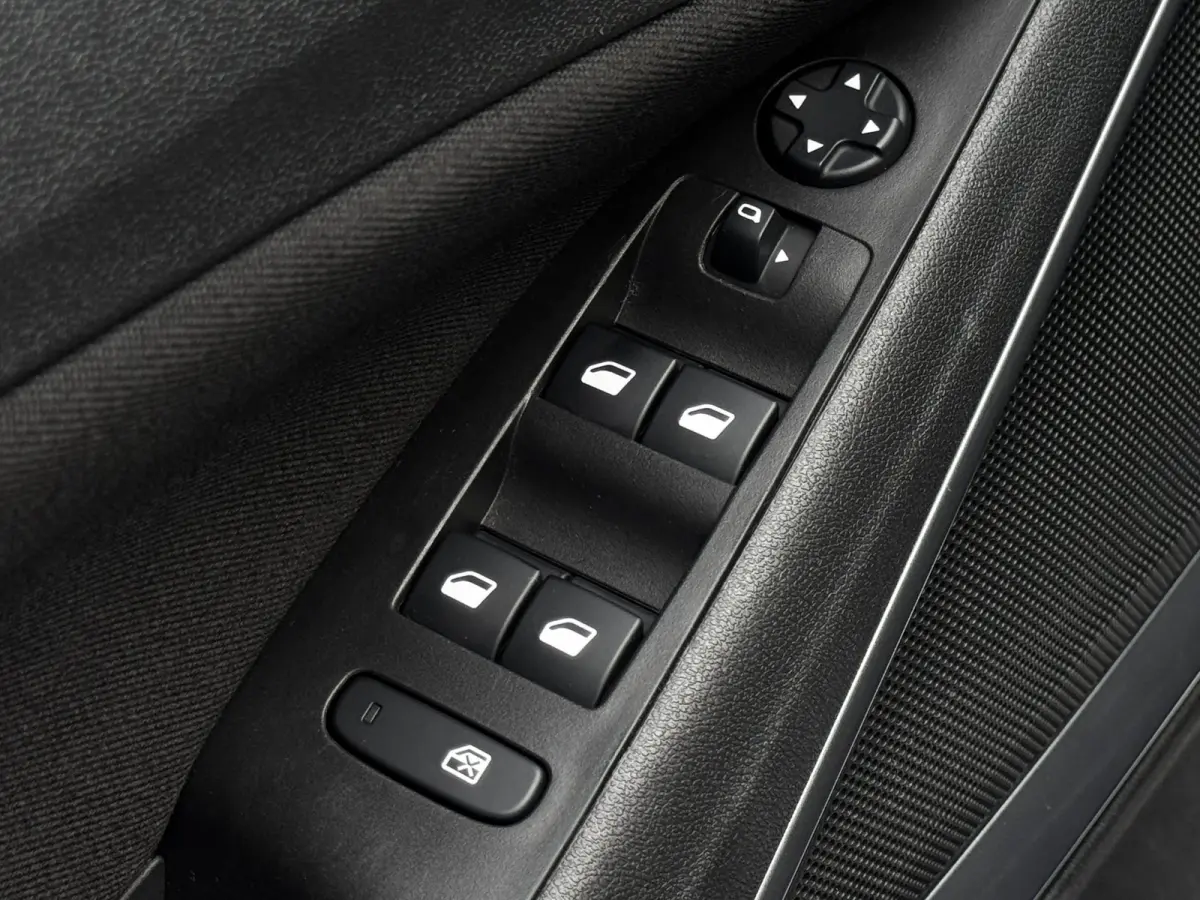 1.2 Turbo Level 3 | Camera | Stoelverwarming | PDC voor + achter | Navigatie by App | Climate control