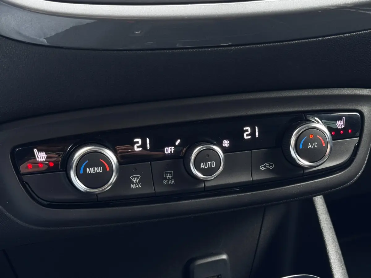 1.2 Turbo Level 3 | Camera | Stoelverwarming | PDC voor + achter | Navigatie by App | Climate control
