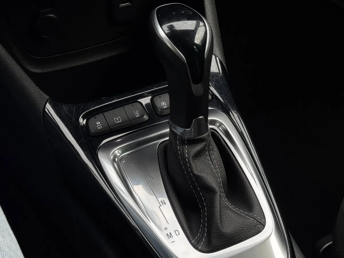 1.2 Turbo Level 3 | Camera | Stoelverwarming | PDC voor + achter | Navigatie by App | Climate control
