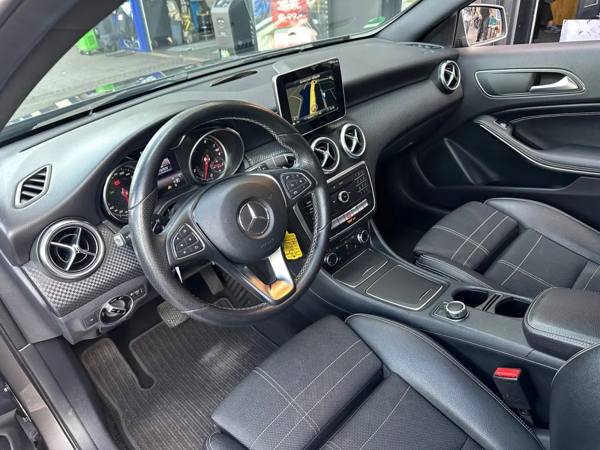 180 Automaat Airco Navi Leer