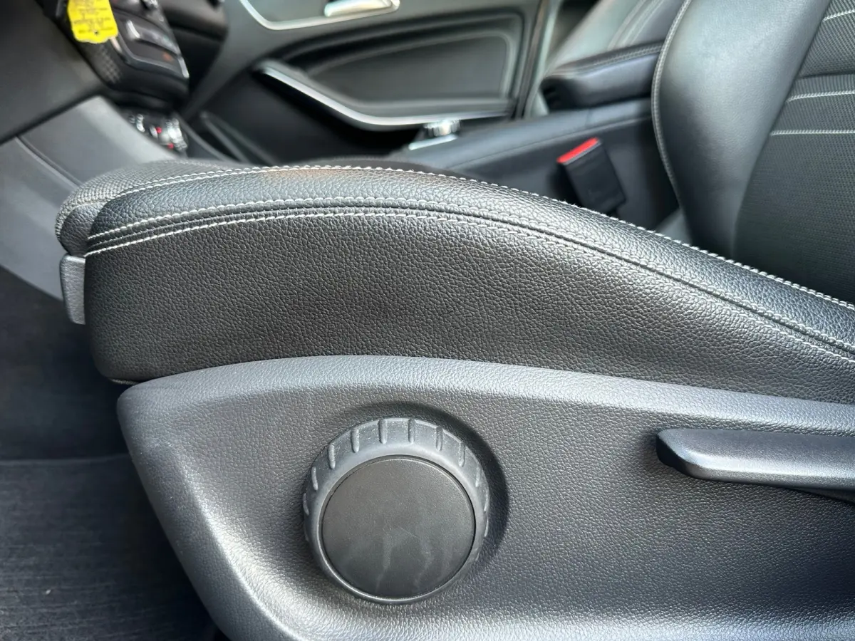 180 Automaat Airco Navi Leer
