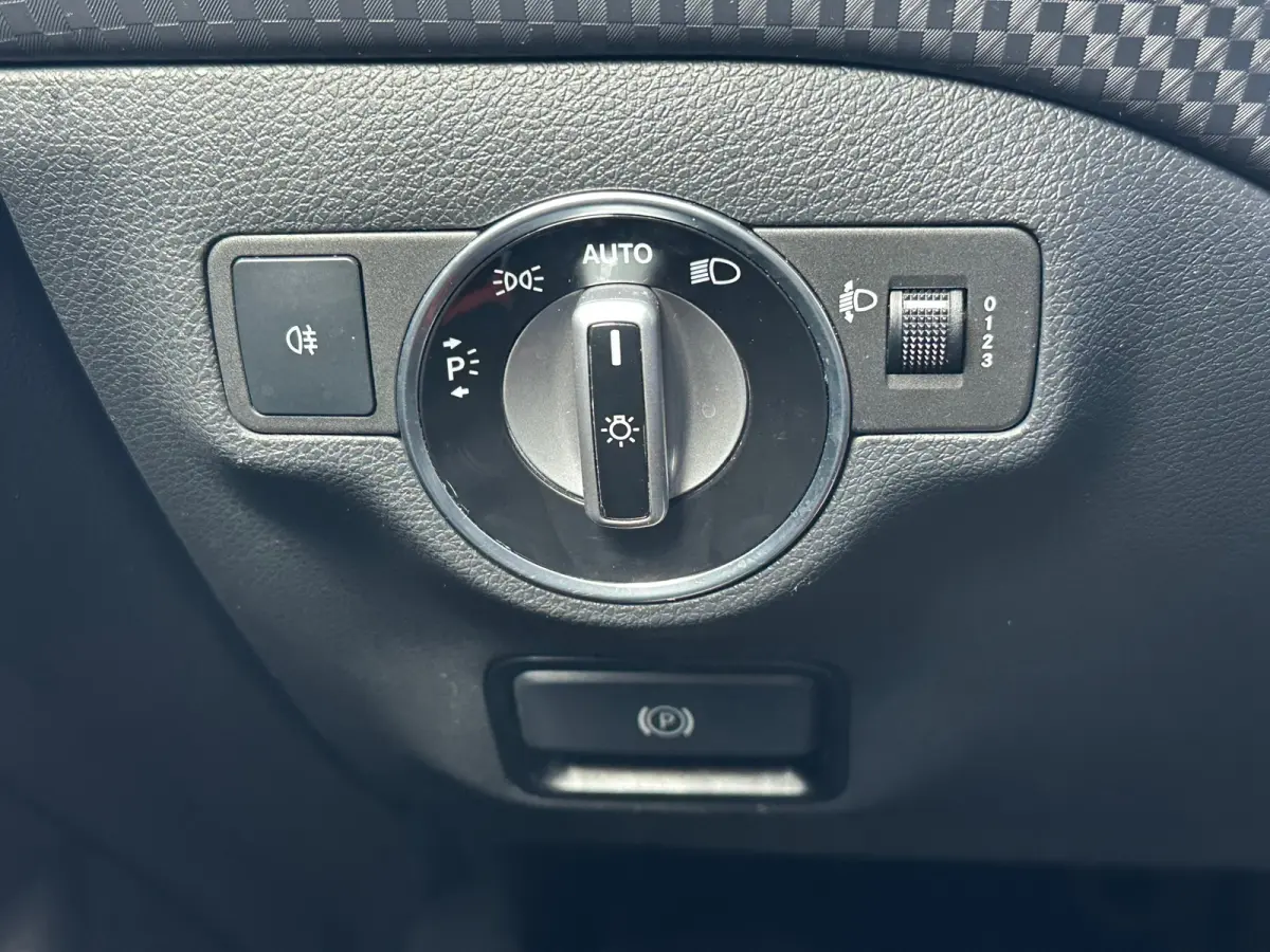 180 Automaat Airco Navi Leer