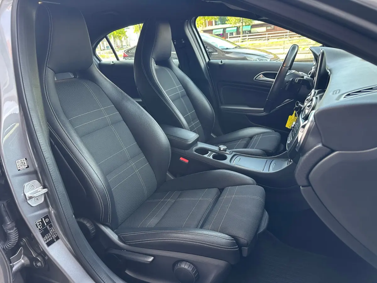 180 Automaat Airco Navi Leer