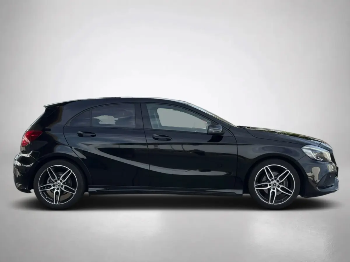180 Business Solution AMG(Goed onderH, Navi Groot, StoelV, Camera, Carplay, Cruise Con, Etc)