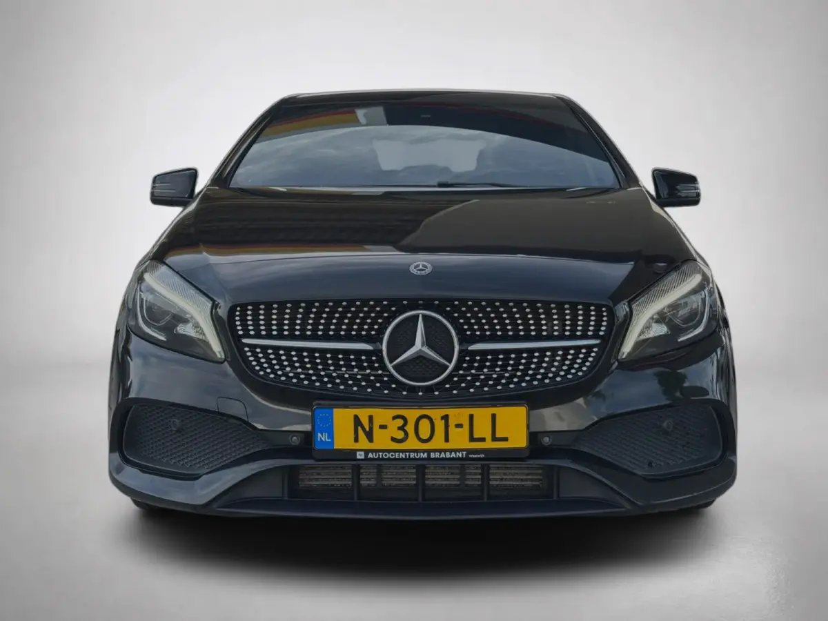 180 Business Solution AMG(Goed onderH, Navi Groot, StoelV, Camera, Carplay, Cruise Con, Etc)