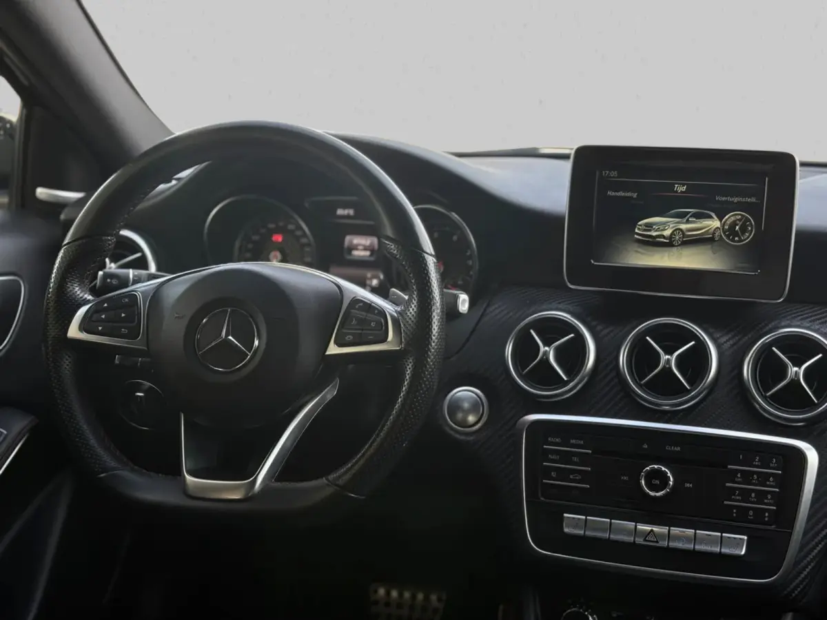 180 Business Solution AMG(Goed onderH, Navi Groot, StoelV, Camera, Carplay, Cruise Con, Etc)