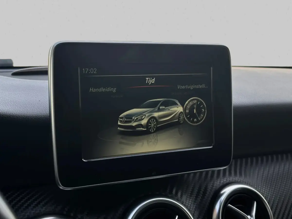 180 Business Solution AMG(Goed onderH, Navi Groot, StoelV, Camera, Carplay, Cruise Con, Etc)
