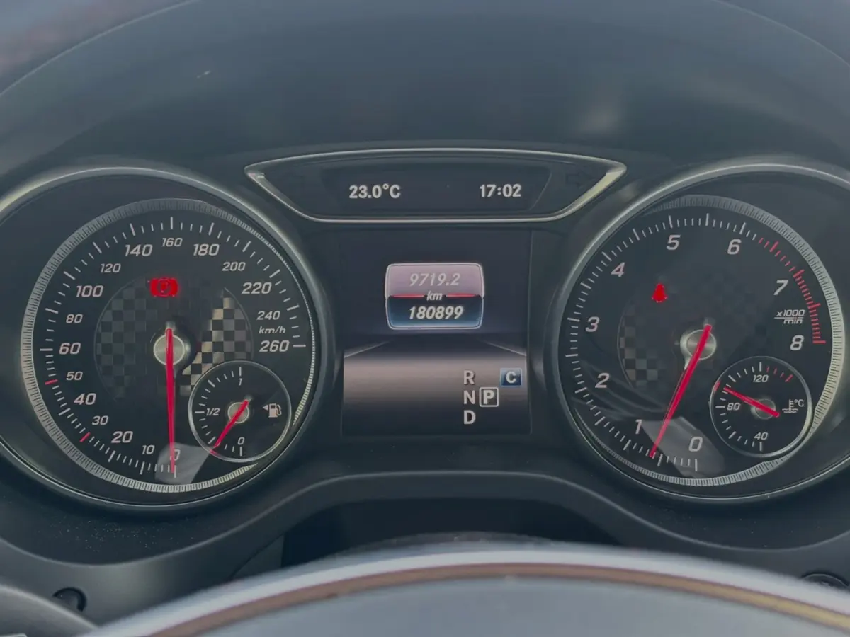 180 Business Solution AMG(Goed onderH, Navi Groot, StoelV, Camera, Carplay, Cruise Con, Etc)