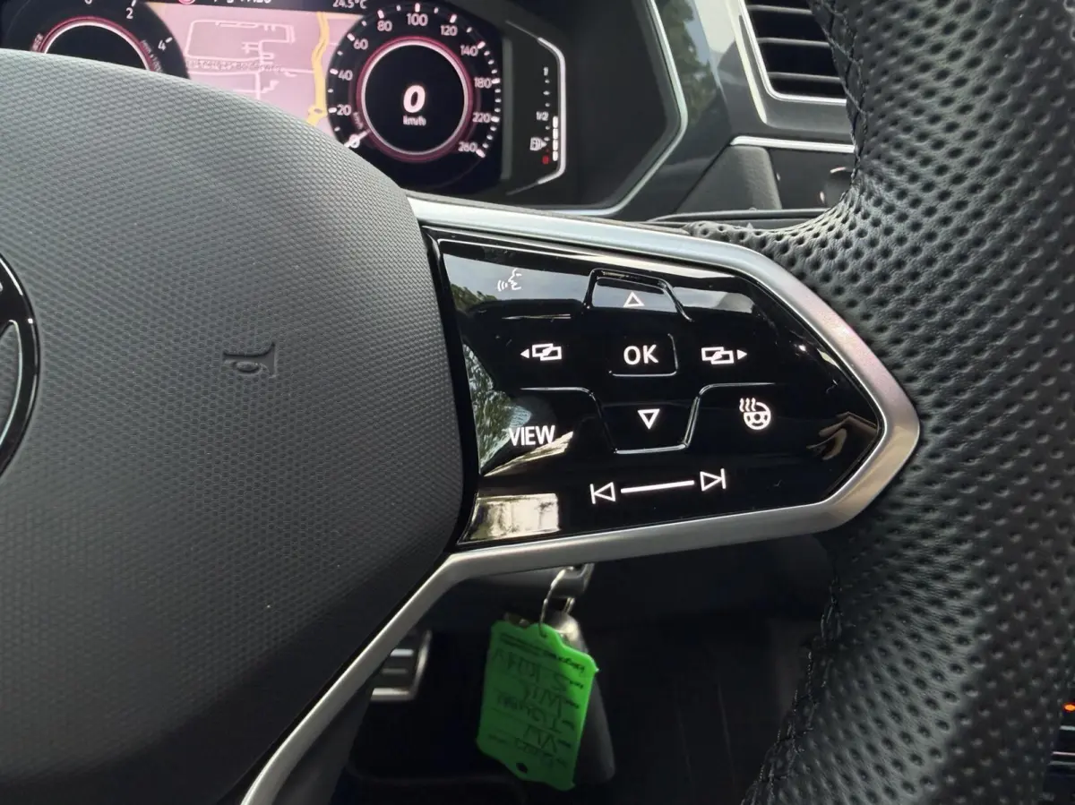 1.4 TSI eHybrid R-Line Business+ - 245PK