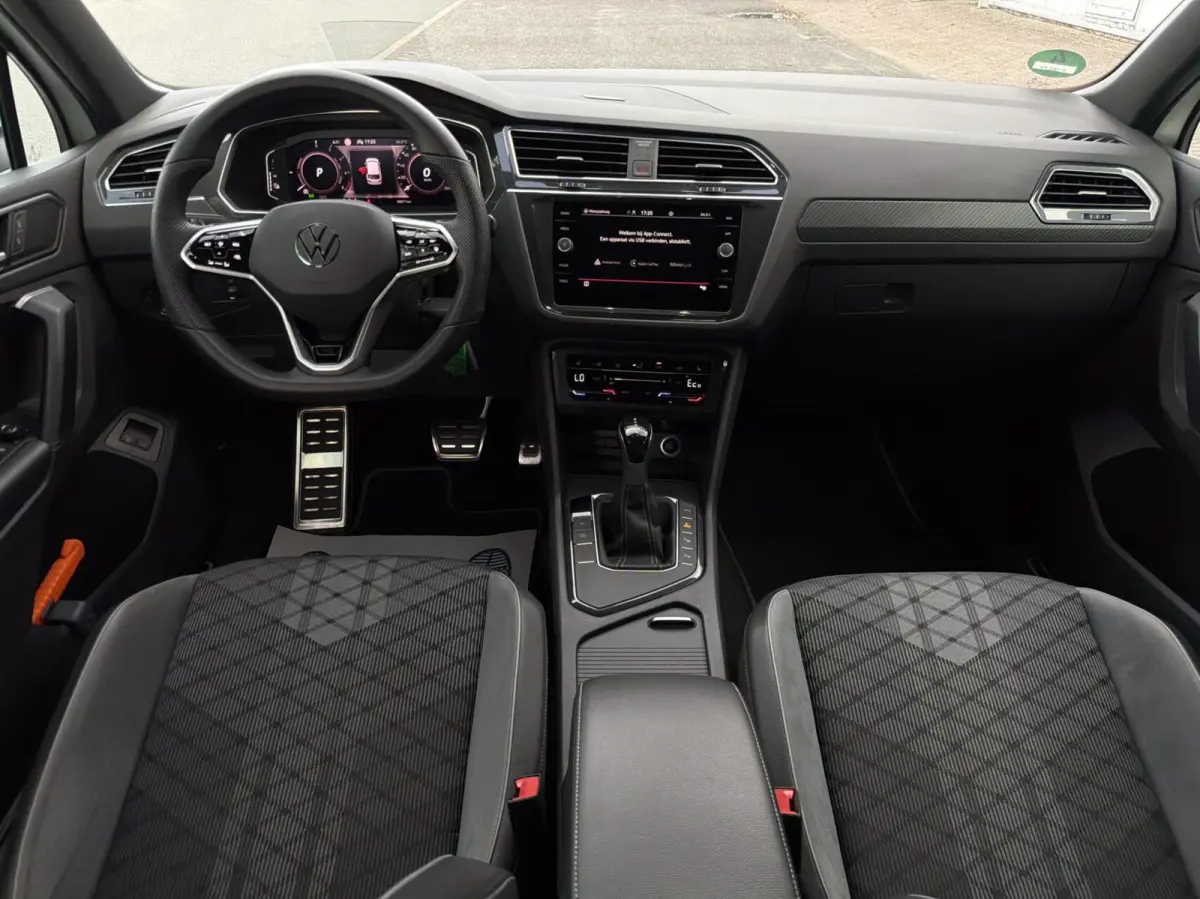 1.4 TSI eHybrid R-Line Business+ - 245PK
