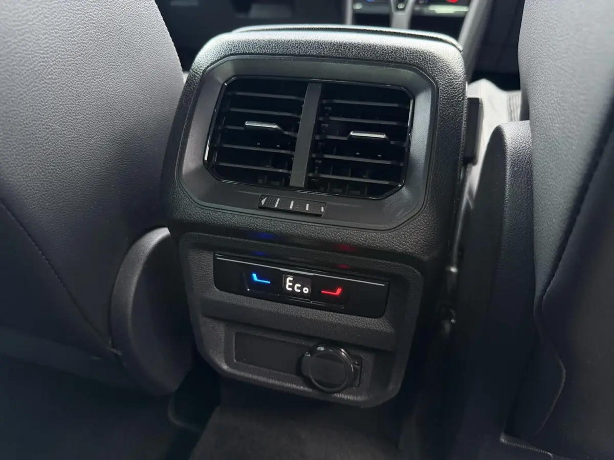 1.4 TSI eHybrid R-Line Business+ - 245PK