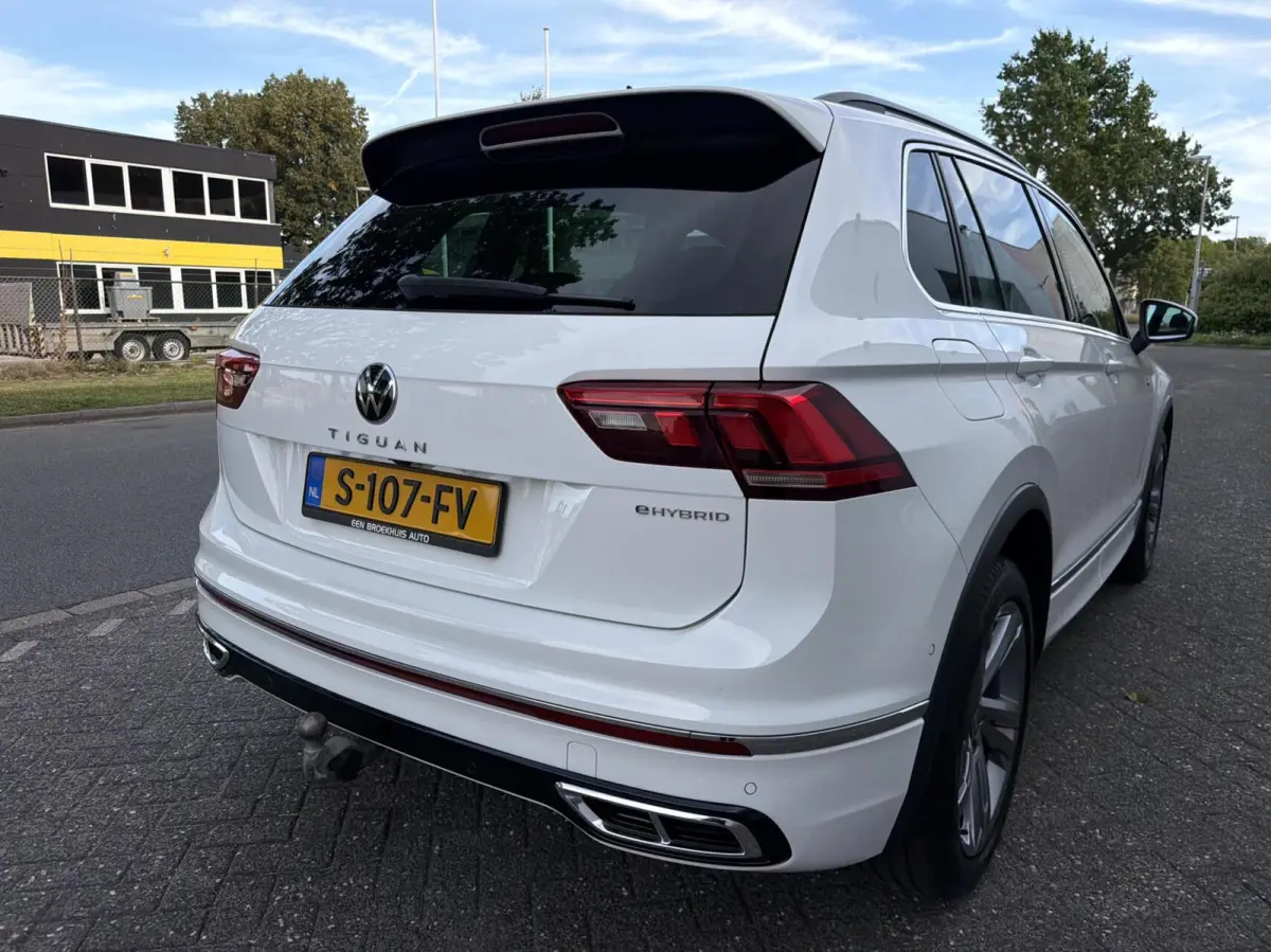 1.4 TSI eHybrid R-Line Business+ - 245PK