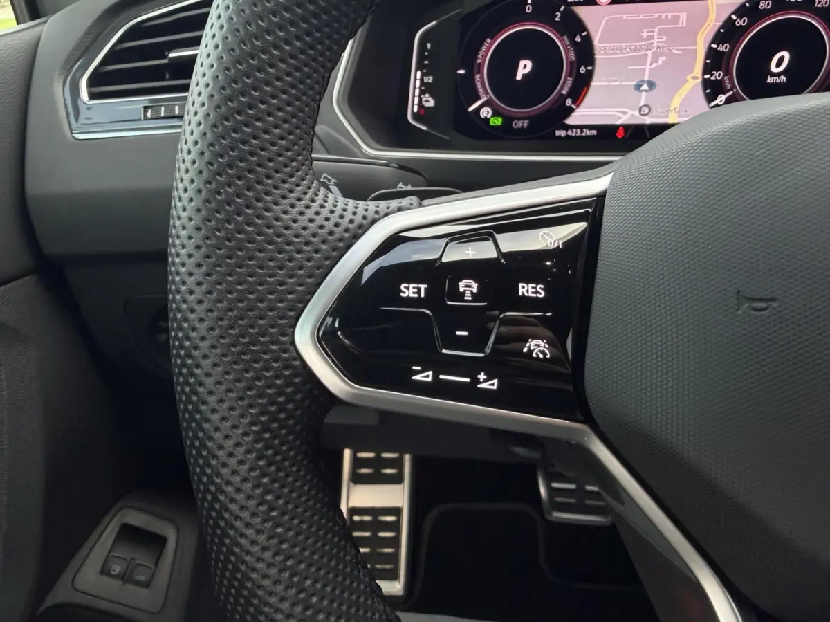 1.4 TSI eHybrid R-Line Business+ - 245PK