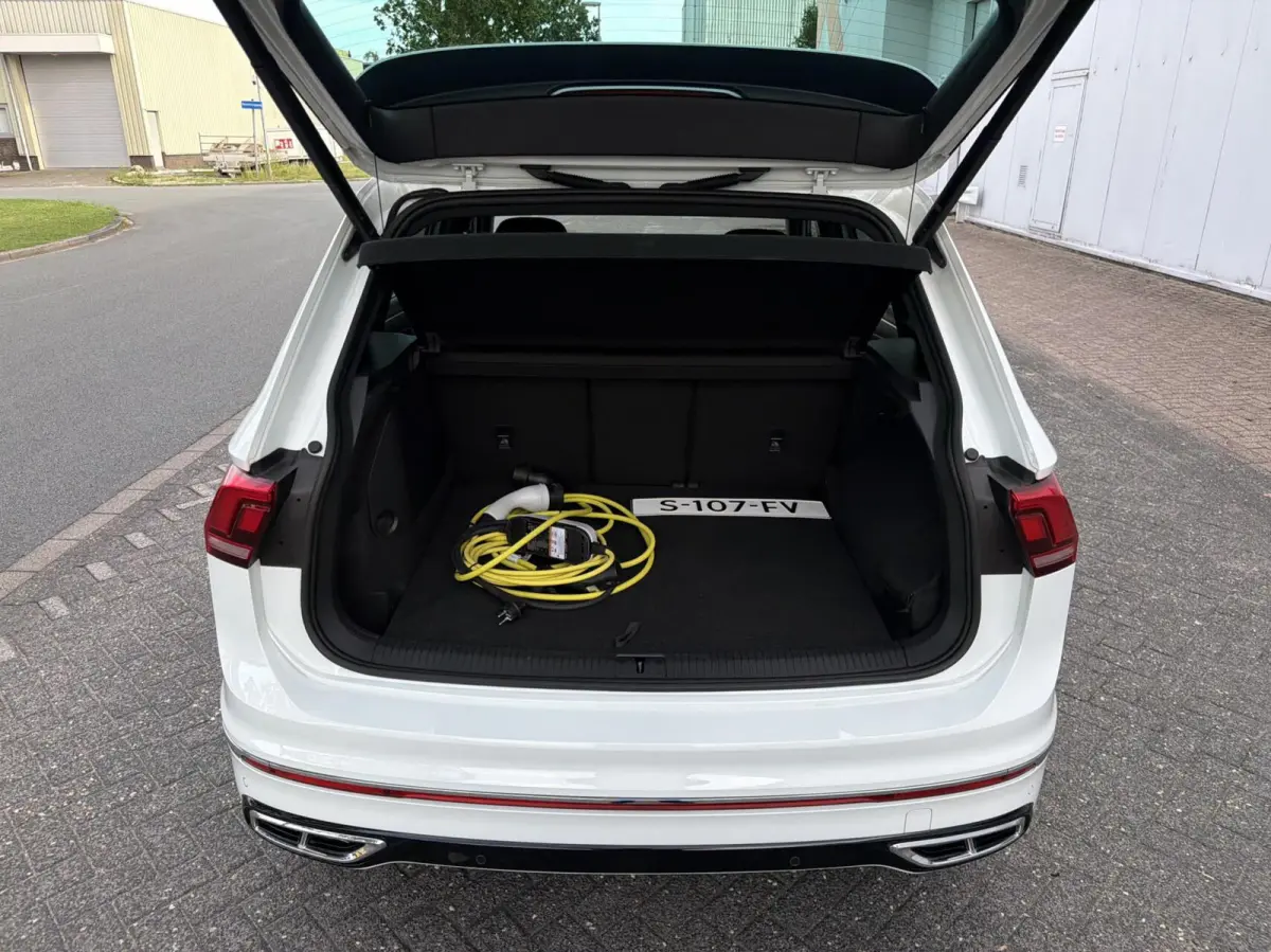 1.4 TSI eHybrid R-Line Business+ - 245PK