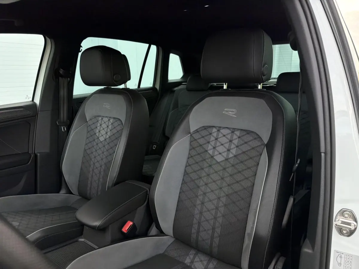 1.4 TSI eHybrid R-Line Business+ - 245PK