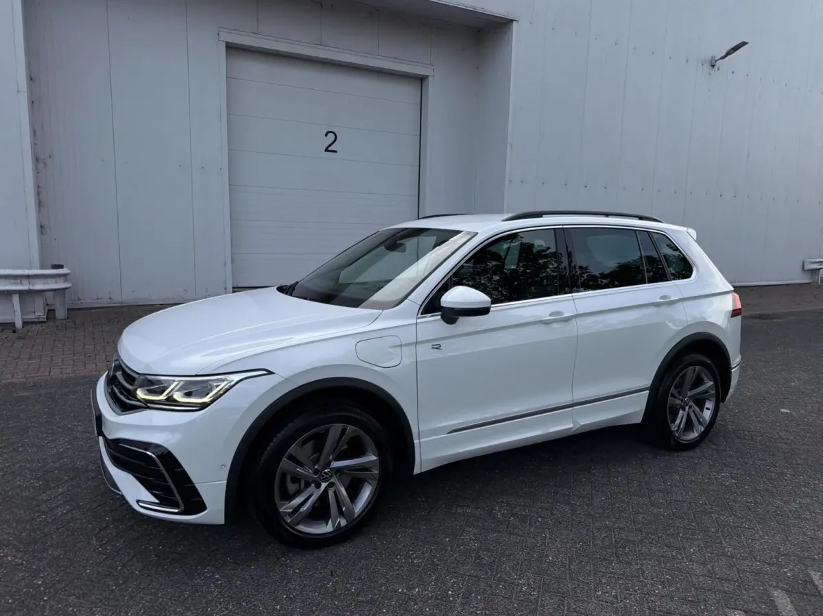 1.4 TSI eHybrid R-Line Business+ - 245PK