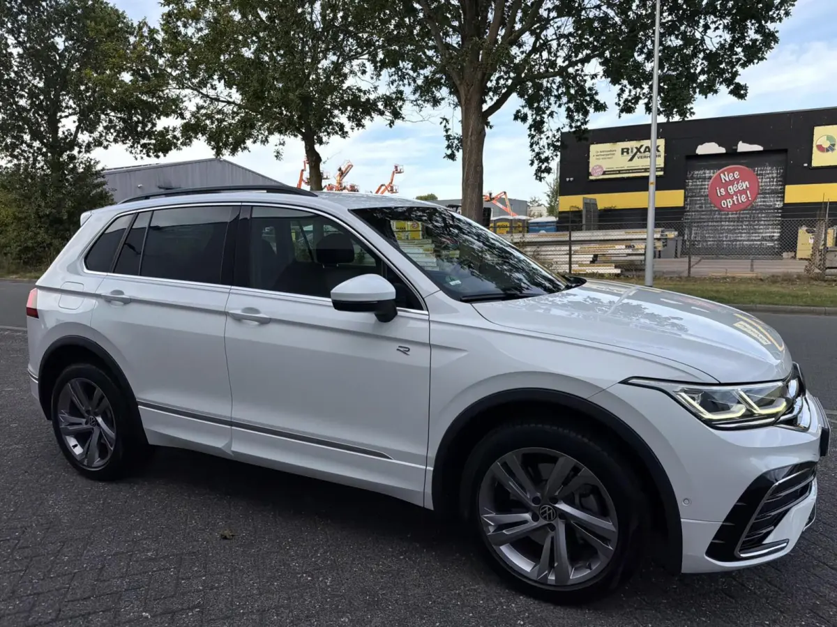1.4 TSI eHybrid R-Line Business+ - 245PK