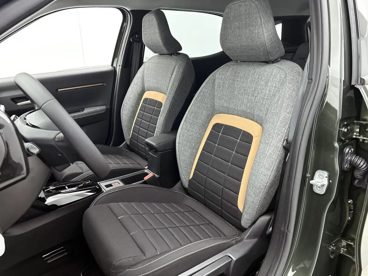145pk 1.2 Hybrid Plus Automaat | VOORRAAD VOORDEEL | Apple Carplay/Android Auto | Climate Control | Cruise Control | Achteruitrijcamera | Parkeersensoren |