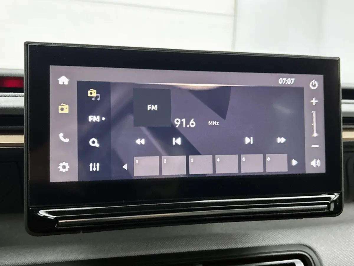 145pk 1.2 Hybrid Plus Automaat | VOORRAAD VOORDEEL | Apple Carplay/Android Auto | Climate Control | Cruise Control | Achteruitrijcamera | Parkeersensoren |