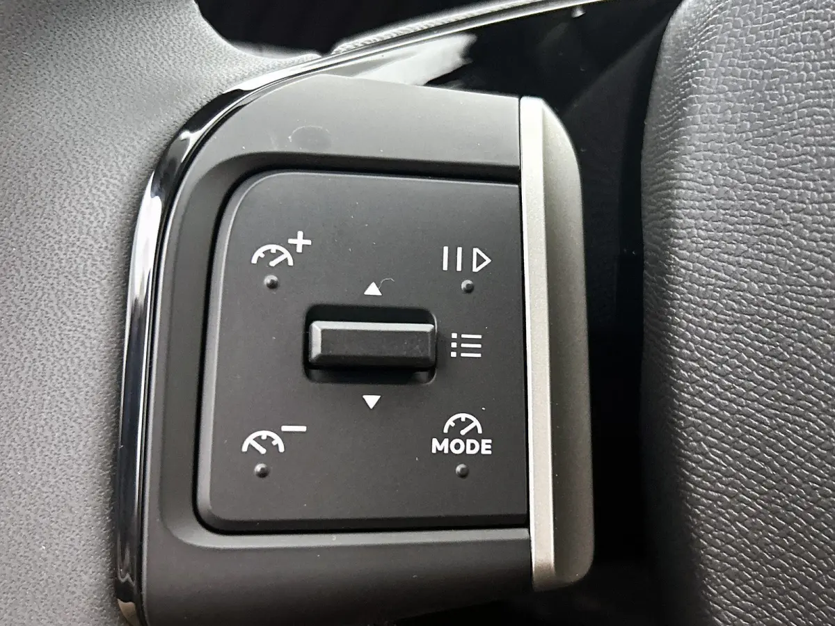 145pk 1.2 Hybrid Plus Automaat | VOORRAAD VOORDEEL | Apple Carplay/Android Auto | Climate Control | Cruise Control | Achteruitrijcamera | Parkeersensoren |