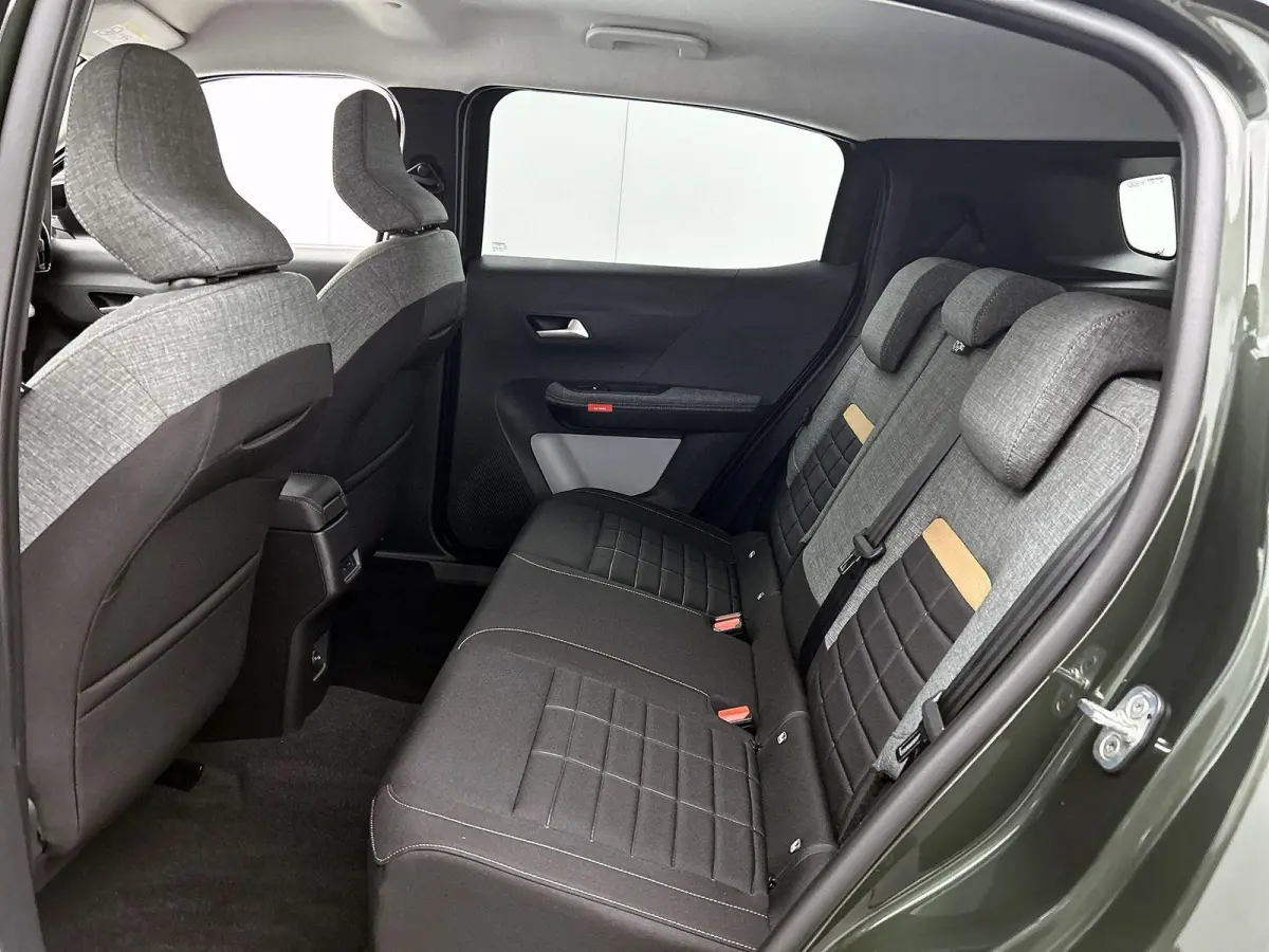 145pk 1.2 Hybrid Plus Automaat | VOORRAAD VOORDEEL | Apple Carplay/Android Auto | Climate Control | Cruise Control | Achteruitrijcamera | Parkeersensoren |