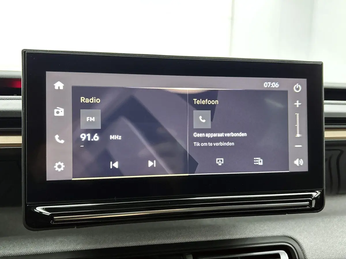 145pk 1.2 Hybrid Plus Automaat | VOORRAAD VOORDEEL | Apple Carplay/Android Auto | Climate Control | Cruise Control | Achteruitrijcamera | Parkeersensoren |